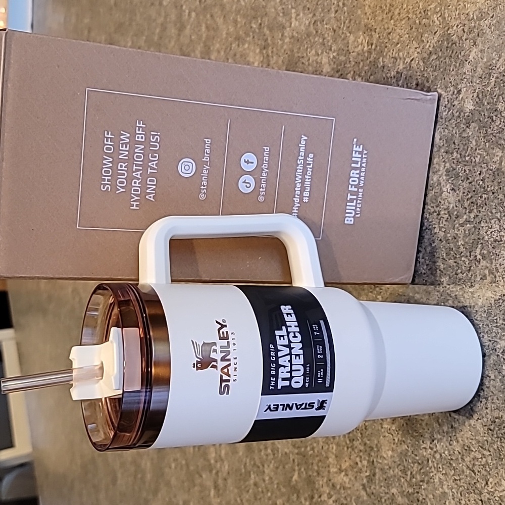 Stanley Quencher 40 oz Stanley x Magnolia cream and copper Rare NIB